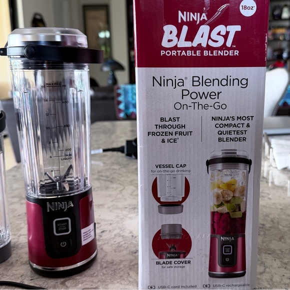 Ninja Blast Portable Blender in Vibrant Pink - Picture 4 of 8